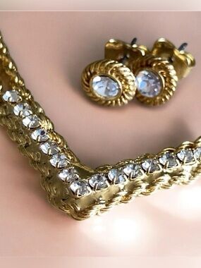 Vintage Avon 90s Gold Tone Rope Chain Pendant Necklace & Earring Set NIB